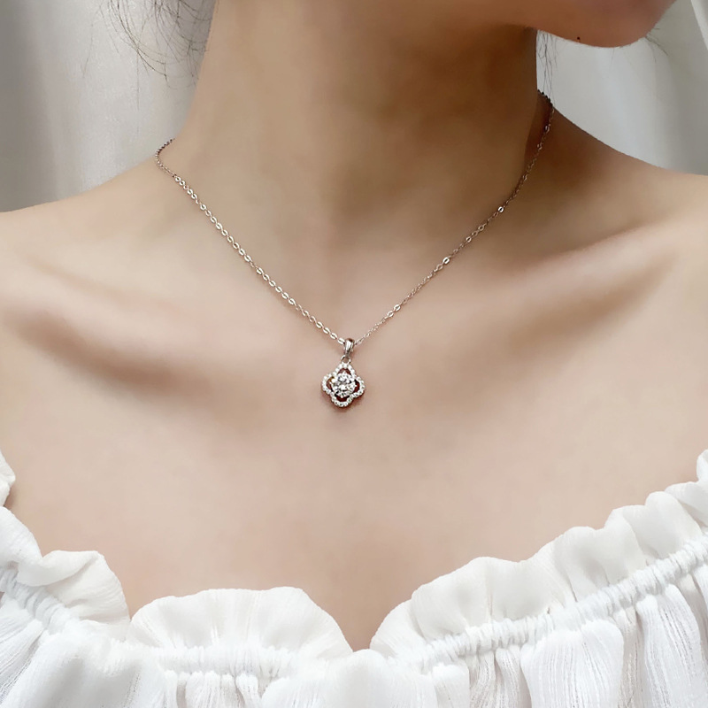 Women Moissanite CZ Hollow Four Leaf Clover Lucky 925 Sterling Silver Necklace - Gambar 4